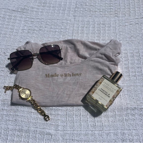 Forever 21 off-white loose graphic T size small - Picture 6 of 7